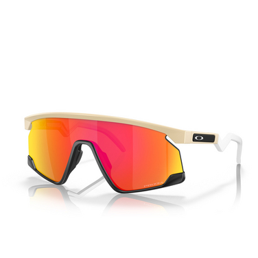 Oakley BXTR Sunglasses 928004 matte desert tan - three-quarters view