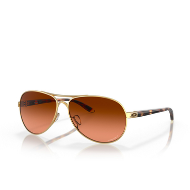 Oakley FEEDBACK Sunglasses 407941 polished gold - three-quarters view