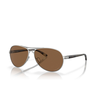 Oakley FEEDBACK Sunglasses 407947 satin chrome - three-quarters view