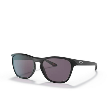 Oakley MANORBURN Sunglasses 947901 matte black - three-quarters view