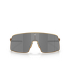 Gafas de sol Oakley SUTRO TI 601305 matte gold - Miniatura del producto 1/4