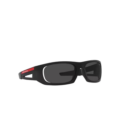 Gafas de sol Prada Linea Rossa PS 02YS 1BO06F matte black - Vista tres cuartos