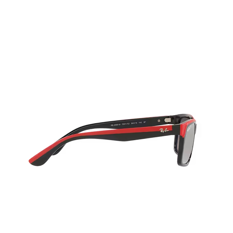 Ray-Ban RB4393M Sonnenbrillen F6015J black on red - 3/4