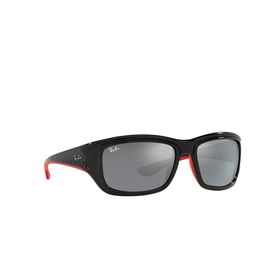 Occhiali da sole Ray-Ban RB4405M F6016G black on red - tre quarti