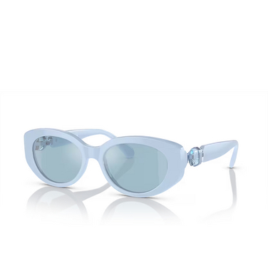 Gafas de sol Swarovski SK6002 1006N1 light blue - Vista tres cuartos