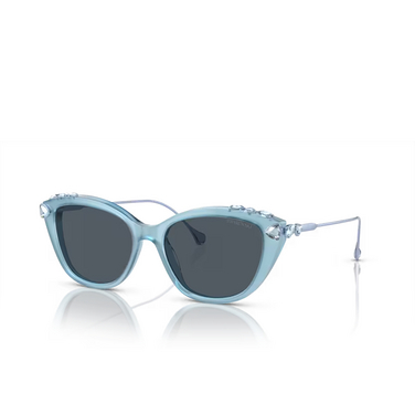 Gafas de sol Swarovski SK6010 200487 opal light blue - Vista tres cuartos