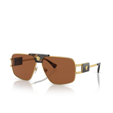 Versace VE2251 Sunglasses 147073 gold - three-quarters view