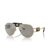 Versace VE2252 Sunglasses 10026G gold - product thumbnail 2/4