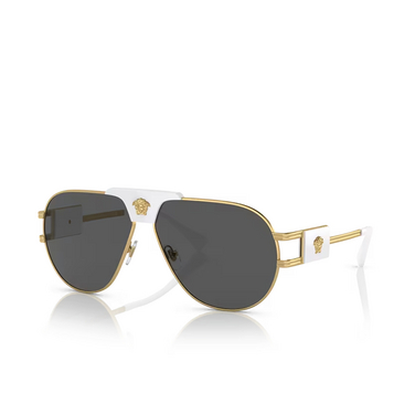 Versace VE2252 Sunglasses 147187 gold - three-quarters view