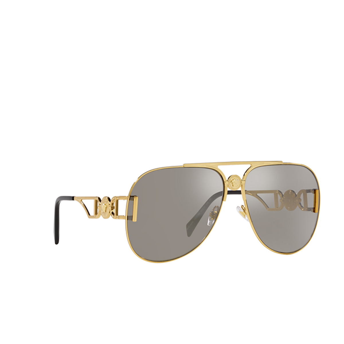 Versace VE2255 Sunglasses 10026G Gold - three-quarters view