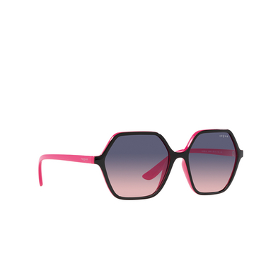 Vogue VO5361S Sunglasses 3009I6 top black / fuchsia - three-quarters view