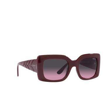 Vogue VO5481S Sunglasses 304890 full bordeaux - three-quarters view