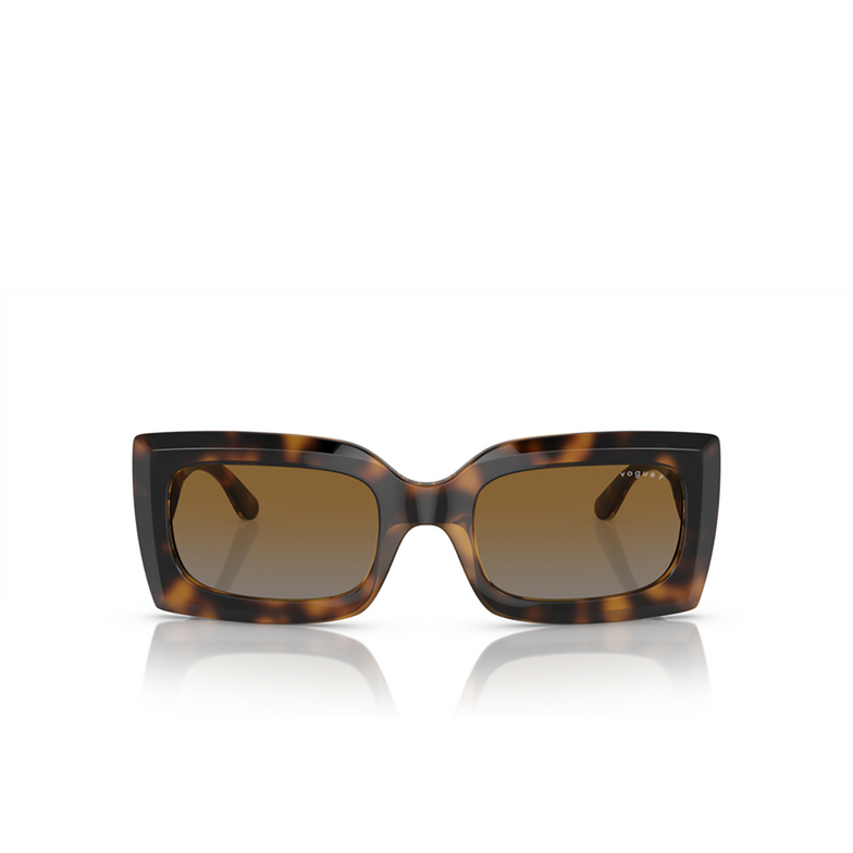 Vogue VO5526S Sonnenbrillen W656T5 dark havana - 1/4