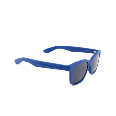 Alexander McQueen AM0382S Sunglasses 008 blue - three-quarters view