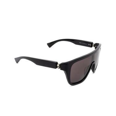 Alexander McQueen AM0430S Sunglasses 001 black - three-quarters view