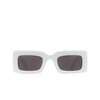 Lunettes de soleil Alexander McQueen AM0433S 005 white - Vignette du produit 1/4