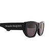 Occhiali da sole Alexander McQueen AM0450S 001 black - anteprima prodotto 3/4