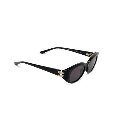 Alexander McQueen AM0469S Sunglasses 001 black - three-quarters view