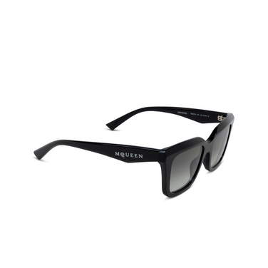 Alexander McQueen AM0473S Sunglasses 001 black - three-quarters view