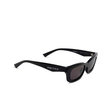 Alexander McQueen AM0474S Sunglasses 001 black - three-quarters view