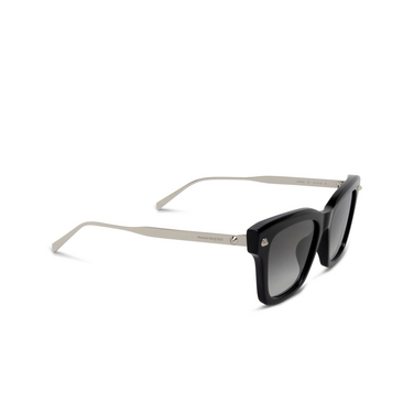 Alexander McQueen AM0483S Sunglasses 001 black - three-quarters view