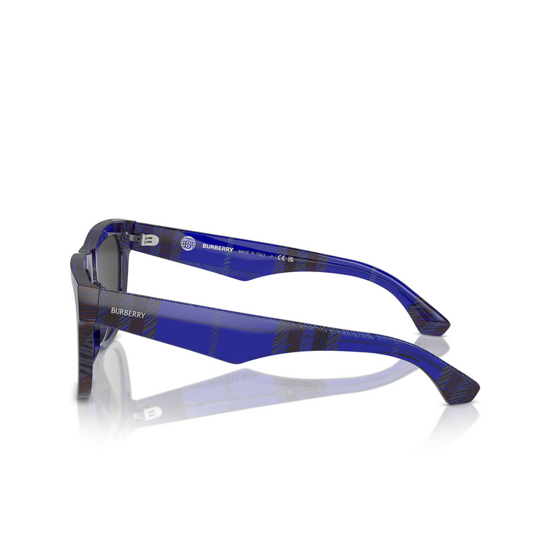 Lunettes de soleil Burberry BE4431U 411487 check blue - 3/4