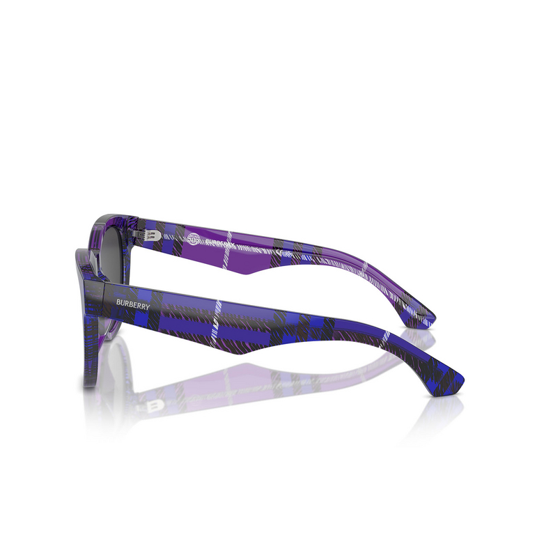 Burberry BE4432U Sunglasses 411387 check violet - 3/4