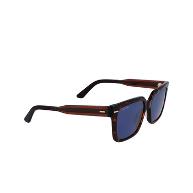 Occhiali da sole Calvin Klein CK22535S 235 dark havana - tre quarti