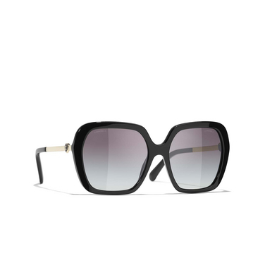 CHANEL square Sunglasses C622S6 black - three-quarters view