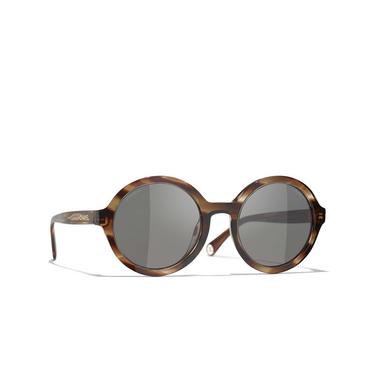 CHANEL round Sunglasses 1757B1 striped brown - three-quarters view