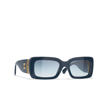 Gafas de sol rectangulares CHANEL 17900O blue grey - Vista tres cuartos