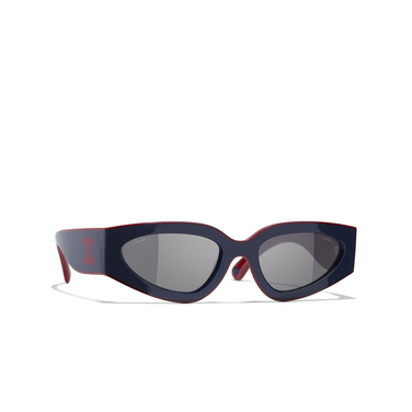 CHANEL Katzenaugenförmige sonnenbrille 1773B1 blue & burgundy - Dreiviertelansicht