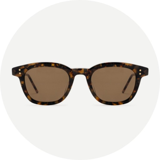 Square sunglasses for oval-shaped faces