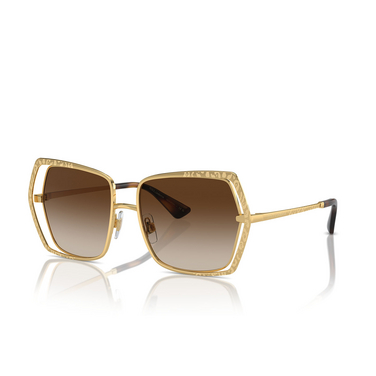 Gafas de sol Dolce & Gabbana DG2306 02/13 gold - Vista tres cuartos