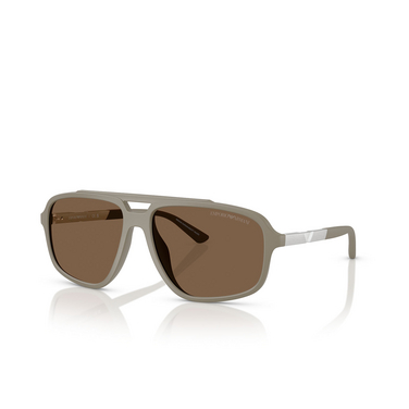 Emporio Armani EA4236U Sonnenbrillen 543773 matte beige - Dreiviertelansicht