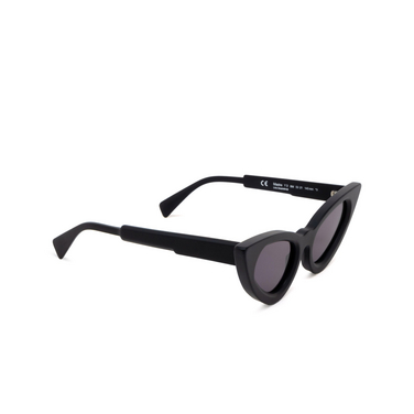 Kuboraum Y3 Sunglasses BM black matt - three-quarters view