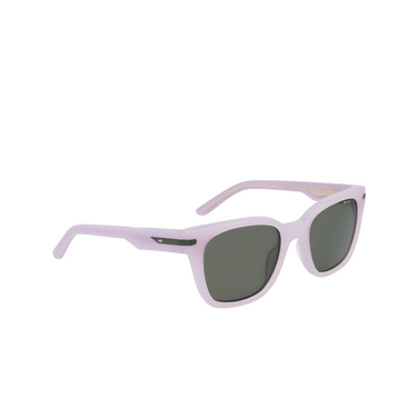 Nike CRESCENT II Sunglasses 519 milky lilac bloom / green - three-quarters view