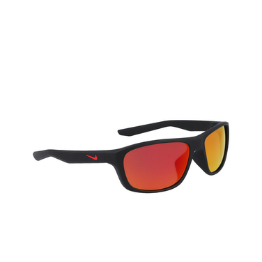 Nike LYNK M Sunglasses 010 matte black/red mirror - three-quarters view