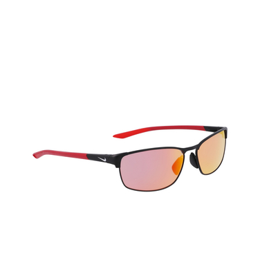 Nike MODERN METAL M Sunglasses 010 satin black / red mirror - three-quarters view