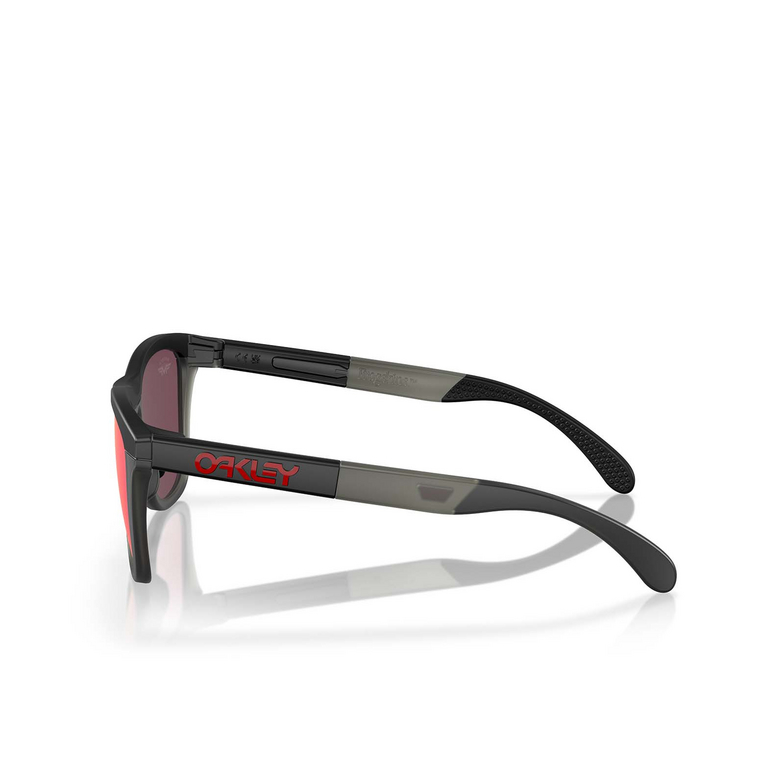 Oakley FROGSKINS RANGE Sunglasses 928413 matte black / matte grey smoke - 3/4
