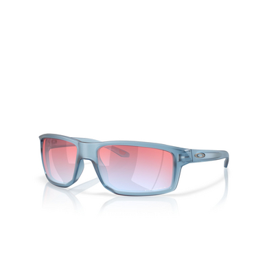 Occhiali da sole Oakley GIBSTON 944925 matt transparent stonewash - tre quarti