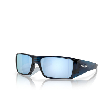 Oakley HELIOSTAT Sunglasses 923114 transparent poseidon - three-quarters view