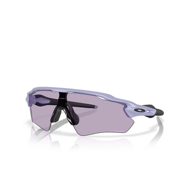 Oakley RADAR EV PATH Sunglasses 9208F7 matte lilac - three-quarters view