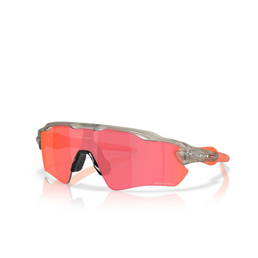 Lunettes de soleil Oakley RADAR EV PATH 9208F8 matte grey ink - Vue trois quarts