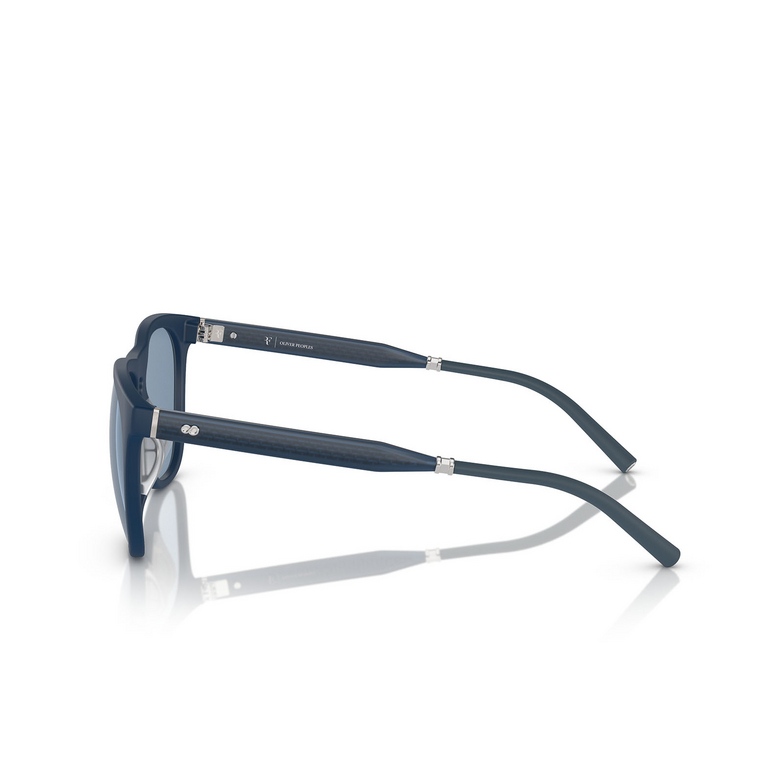 Oliver Peoples R-1 Sunglasses 700380 semi-matte blue ash - 3/4