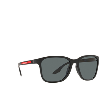 Prada Linea Rossa PS 02WS Sonnenbrillen DG002G black rubber - Dreiviertelansicht