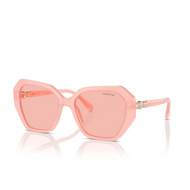 Gafas de sol Swarovski SK6017 1041/5 pink - Vista tres cuartos