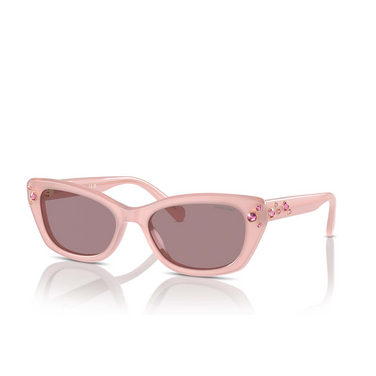 Gafas de sol Swarovski SK6019 10317N milky pink - Vista tres cuartos