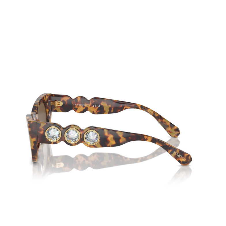 Swarovski SK6022 Sonnenbrillen 104073 medium havana - 3/4