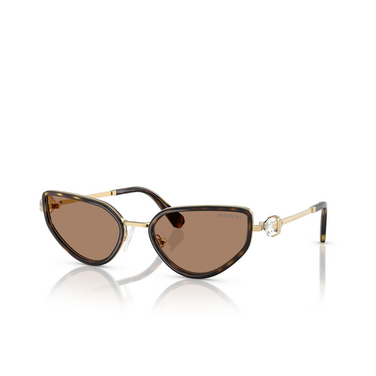 Lunettes de soleil Swarovski SK7027 400473 gold / havana - Vue trois quarts